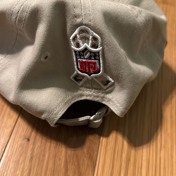 Falcons 9Fifty salute to service, khaki and digital camo hat - Picture 3 of 4